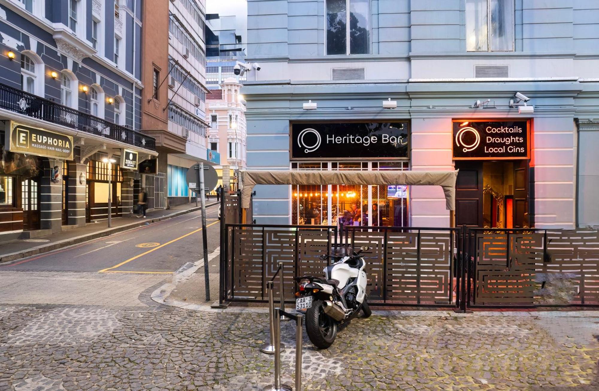 Hotel Onomo - On The Square Cape Town